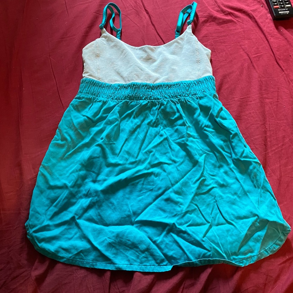 LULULEMON TURQUIOSE TANK TOP BUILT IN BRA